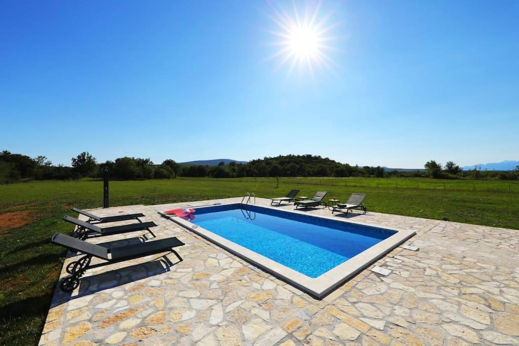 Holiday House Aurora Borealis Ervenik Εξωτερικό φωτογραφία