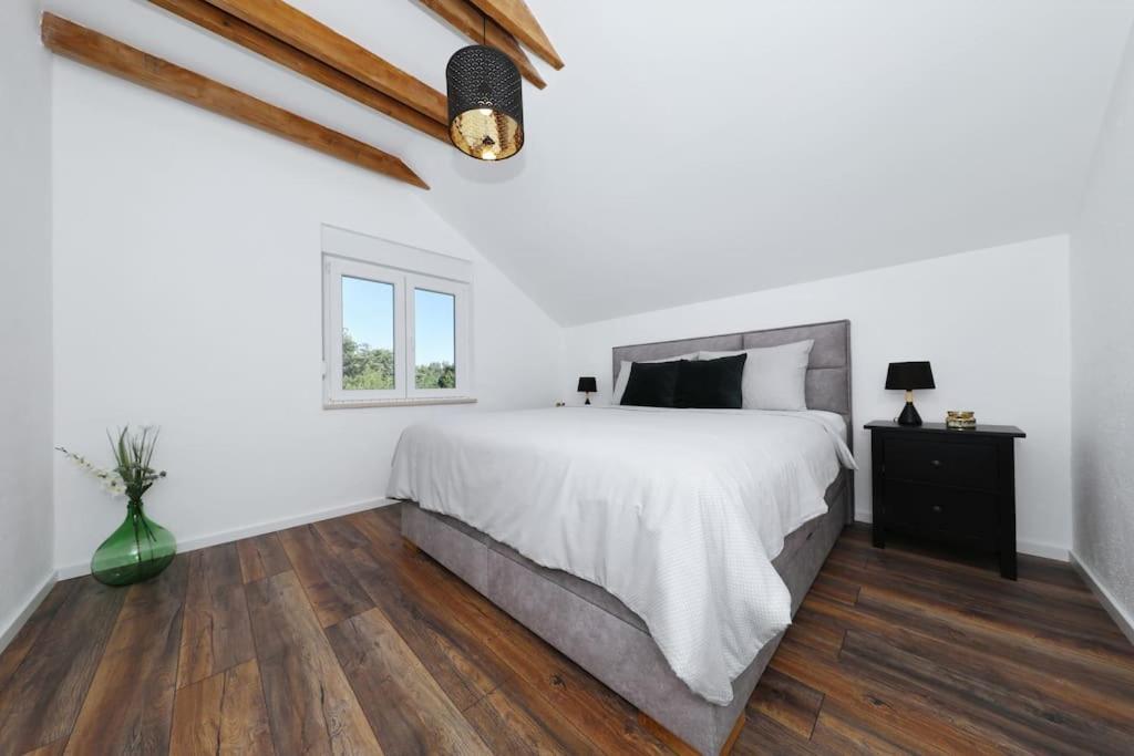 Holiday House Aurora Borealis Ervenik Εξωτερικό φωτογραφία